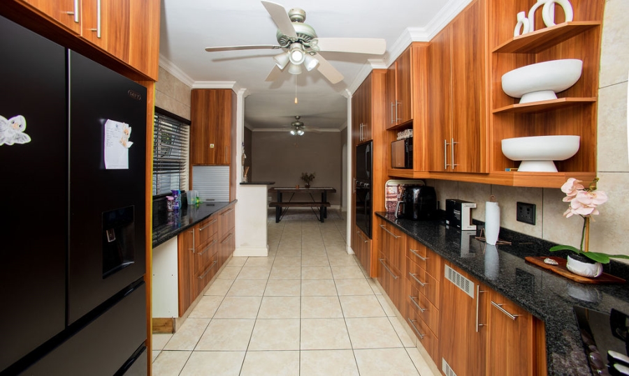 4 Bedroom Property for Sale in Nahoon Valley Park Eastern Cape